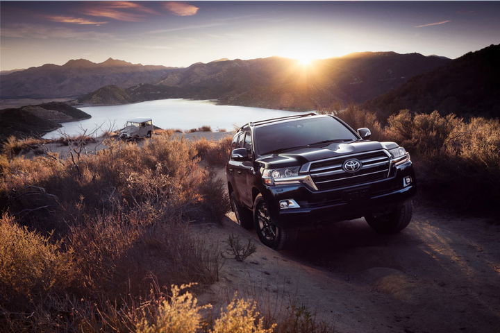 2020 Land Cruiser Heritage Edition 10