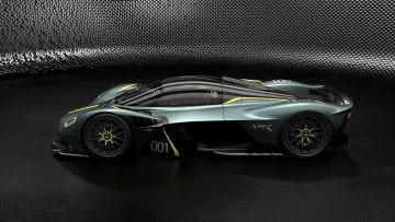 Aston Martin Valkyrie With Amr Track Performance Pack Stirling Green And Lime Livery 3