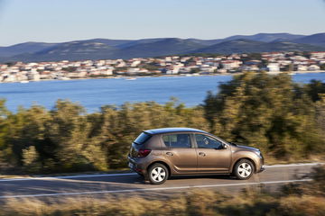 Dacia Sandero 2019 Marron Exterior 02