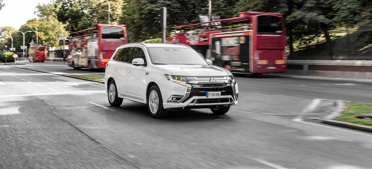 Madrid Ciudad Mitsubishi Outlander Blanco 2019