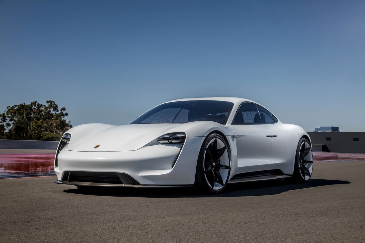 Porsche Taycan Mission E 0119 001