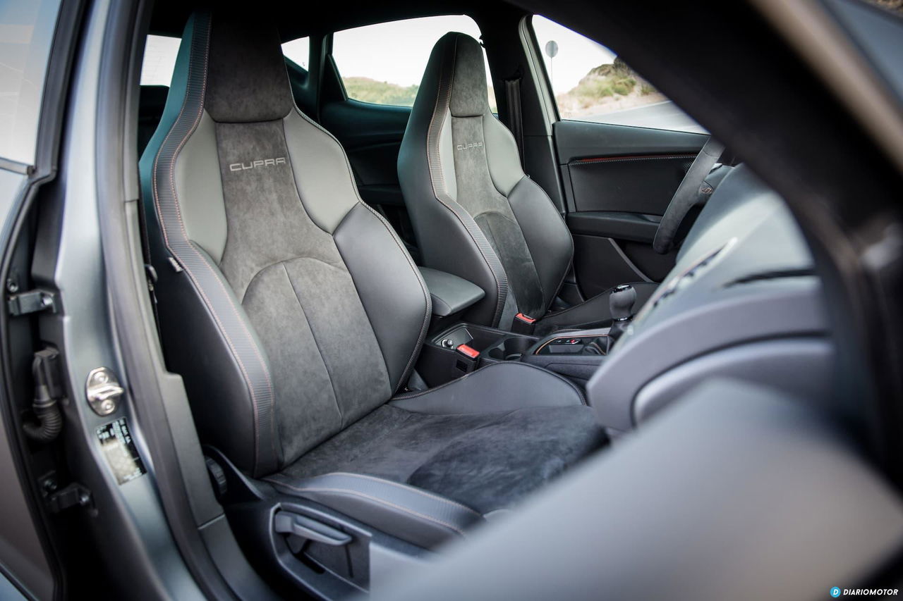 Seat Leon Cupra R Interior 10 