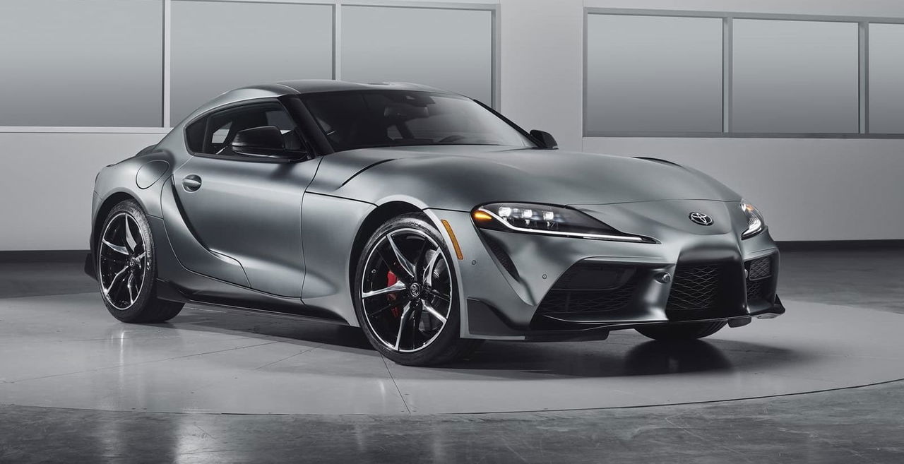 Toyota Supra Gris Exterior Frontal P