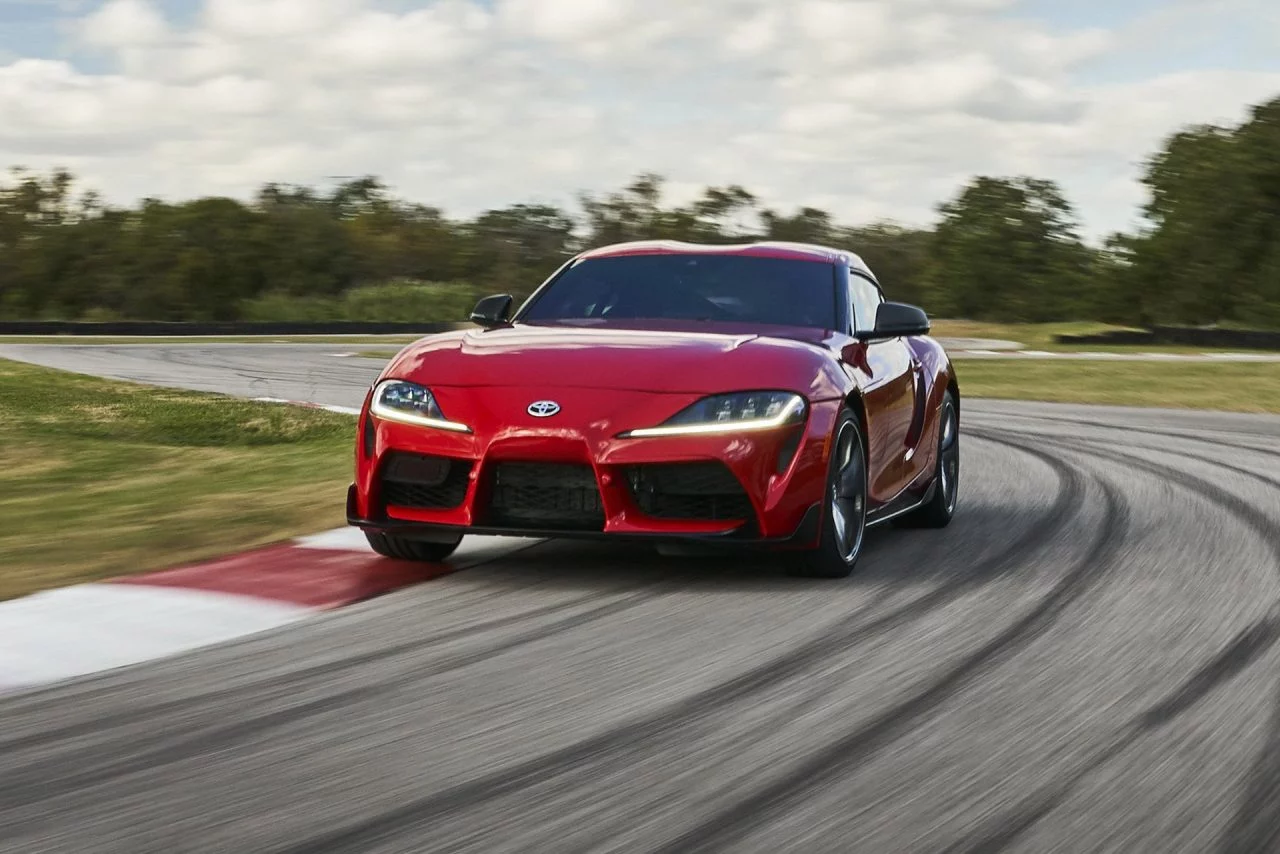 Toyota Supra Rojo Filtrado 13