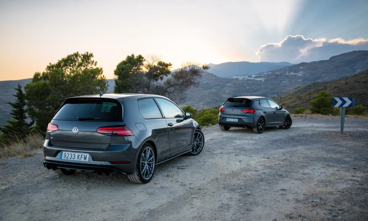 Volkswagen Golf R Seat Leon Cupra R 