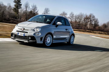 Abarth 595 Esseesse 2019 11