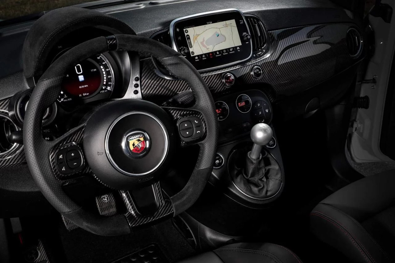 Abarth 595 Esseesse 2019 23