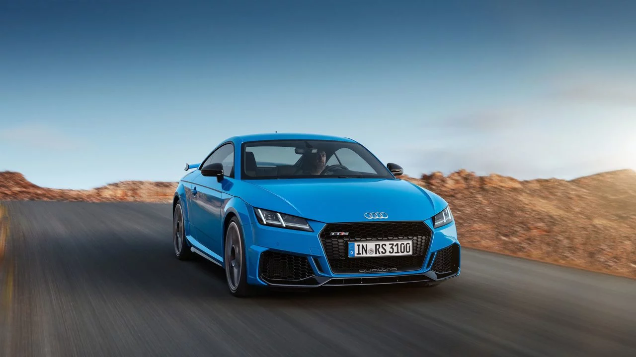 Audi Tt Rs 2019 Azul Exterior Movimiento 04