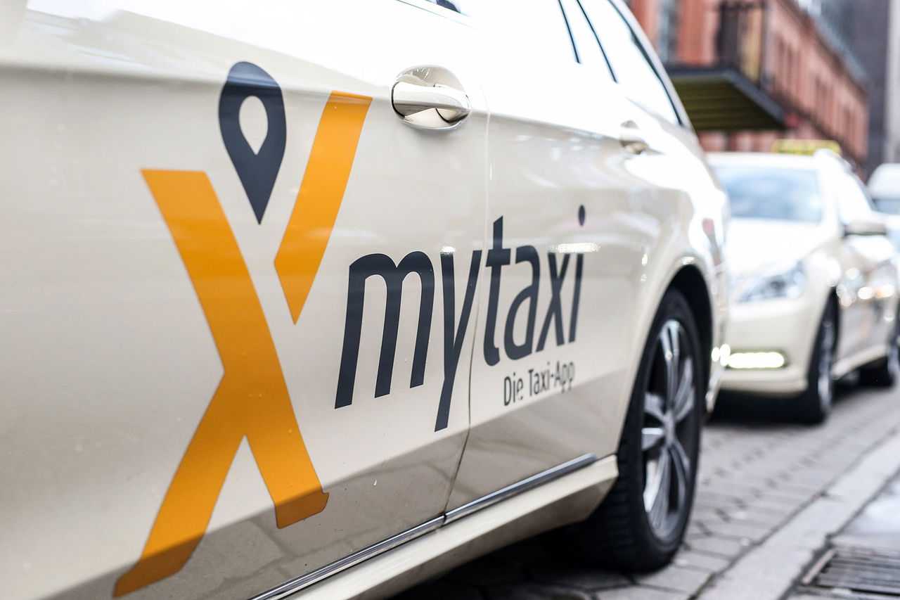 Bmw Mercedes Movilidad 2019 Mytaxi