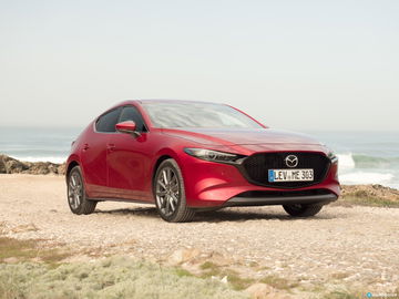 Mazda 3 Skyactiv G Exterior 00002