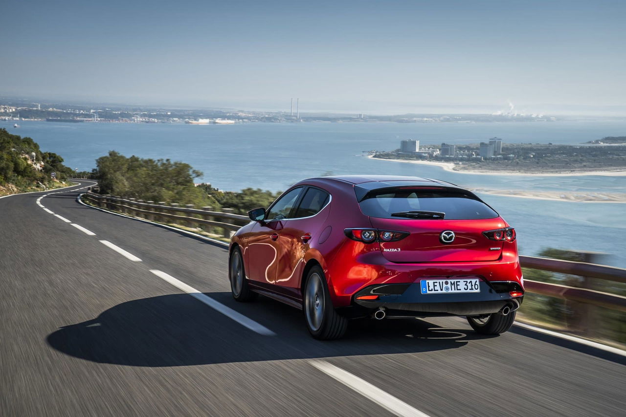 Mazda 3 Skyactiv G Oficial Rojo 00109