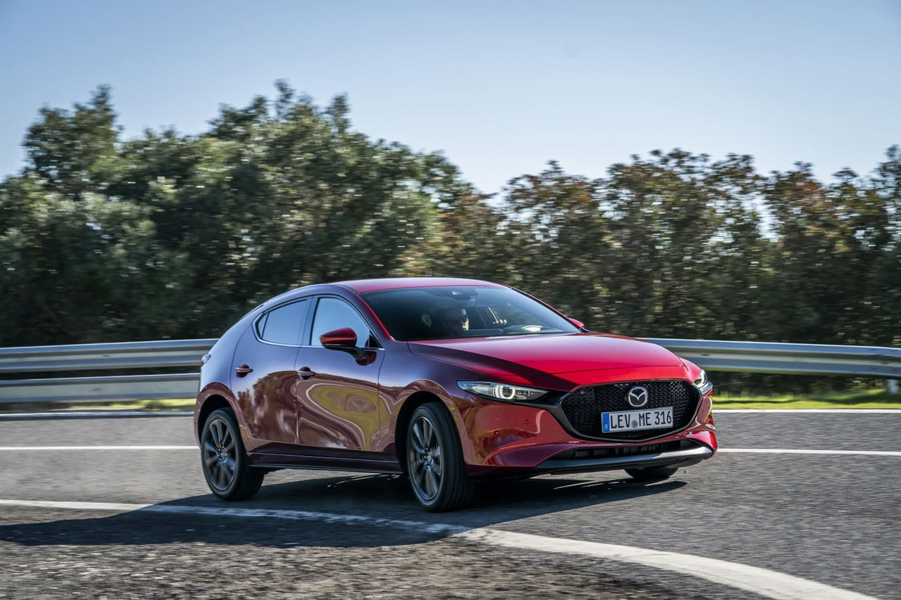 Mazda 3 Skyactiv G Oficial Rojo 00112