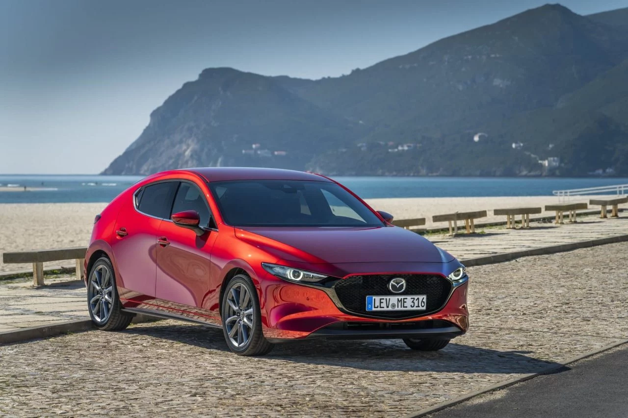 Mazda 3 Skyactiv G Oficial Rojo 00119