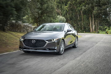 Mazda3 2019 Sedan Machinegrey Frontal 03