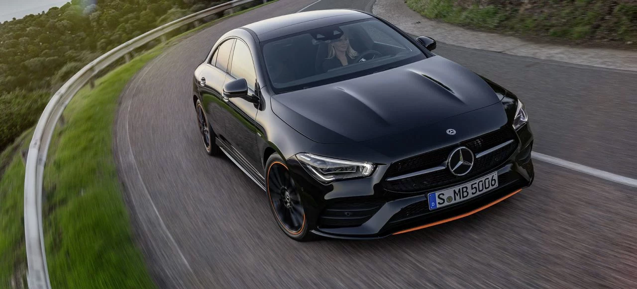 Mercedes Cla Coupe 2018 Negro Exterior Frontal Movimiento