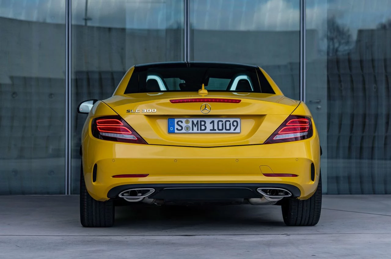 Mercedes Slc 2019 Final Edition Amarillo Exterior 01