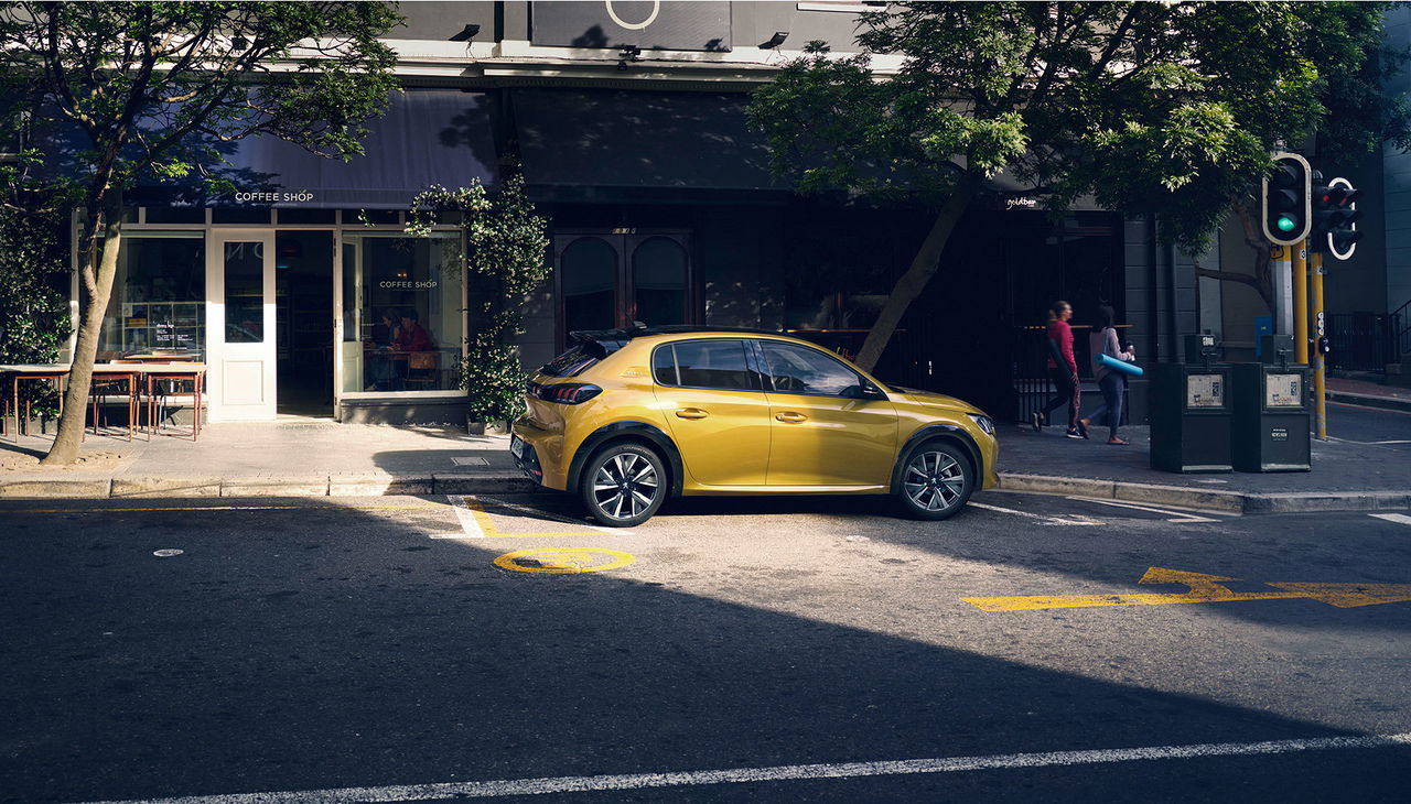 Peugeot 208 2019 Amarillo Exterior 04