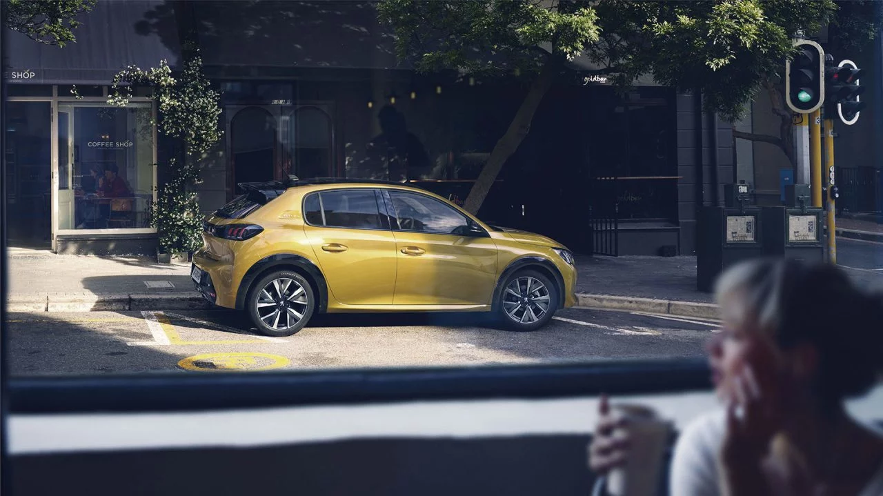 Peugeot 208 2019 Amarillo Exterior 16