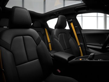 Polestar 2 Interior 01