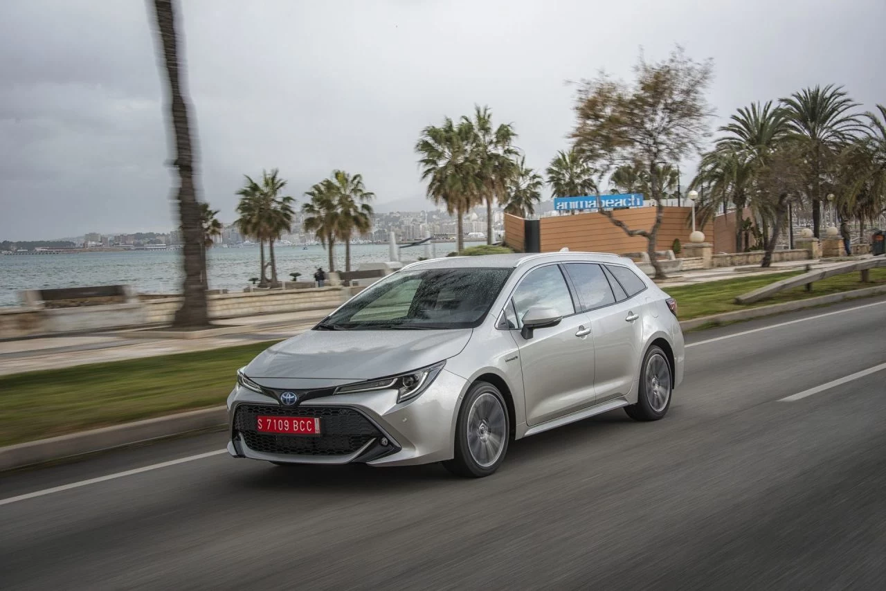 Toyota Corolla Touring Sport 15 Plata