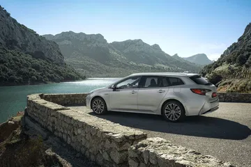 Toyota Corolla Touring Sport 25 Plata