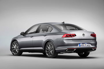 Volkswagen Passat 2019 Gris Exterior 01 Trasera