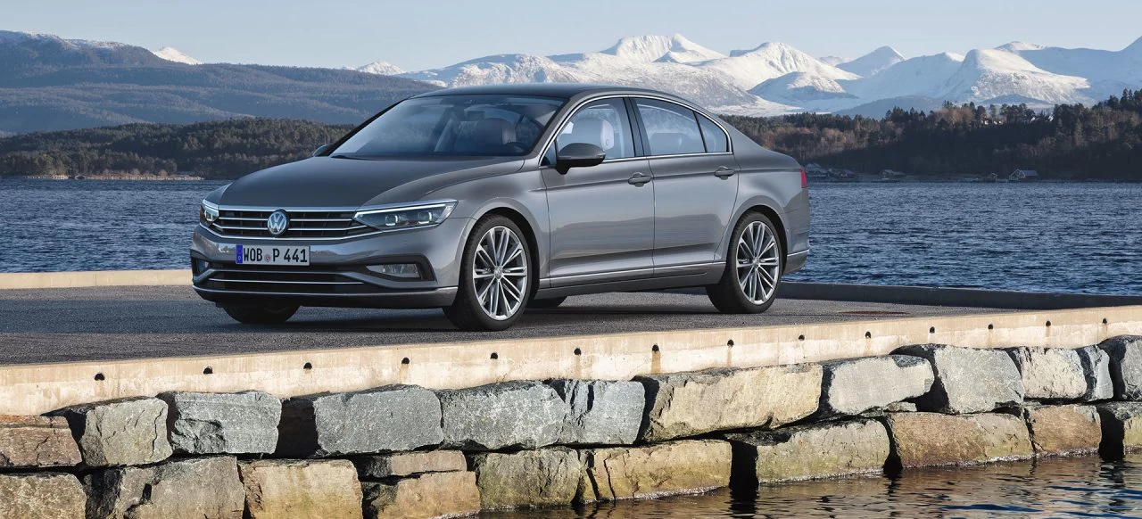 Volkswagen Passat 2019 Gris Exterior 07