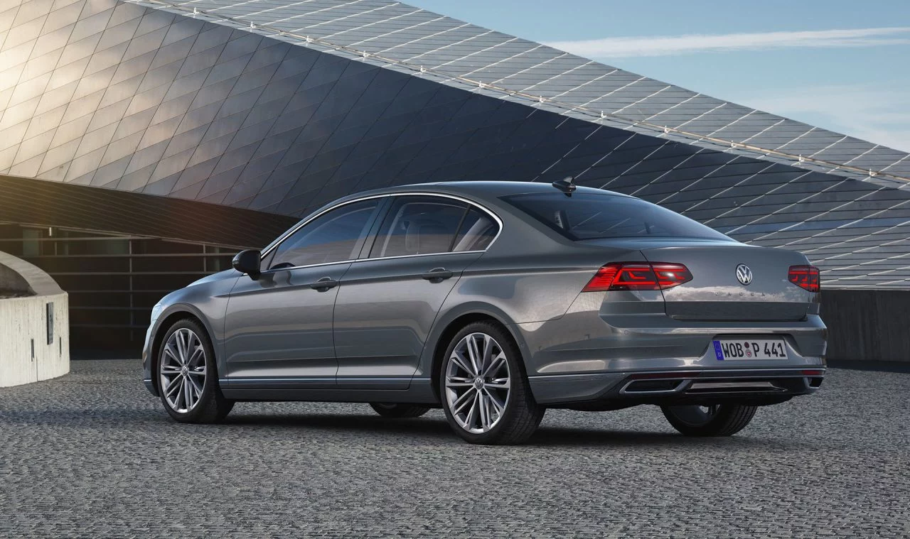 Volkswagen Passat 2019 Gris Exterior 08