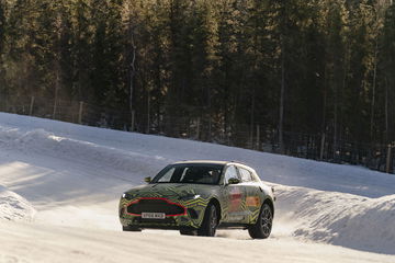 Aston Martin Dbx 6