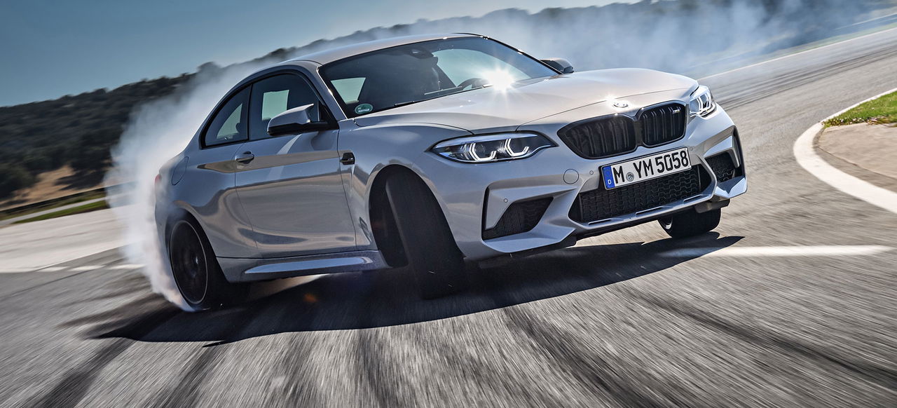 Bmw M2 Competition Blanco Derrapando