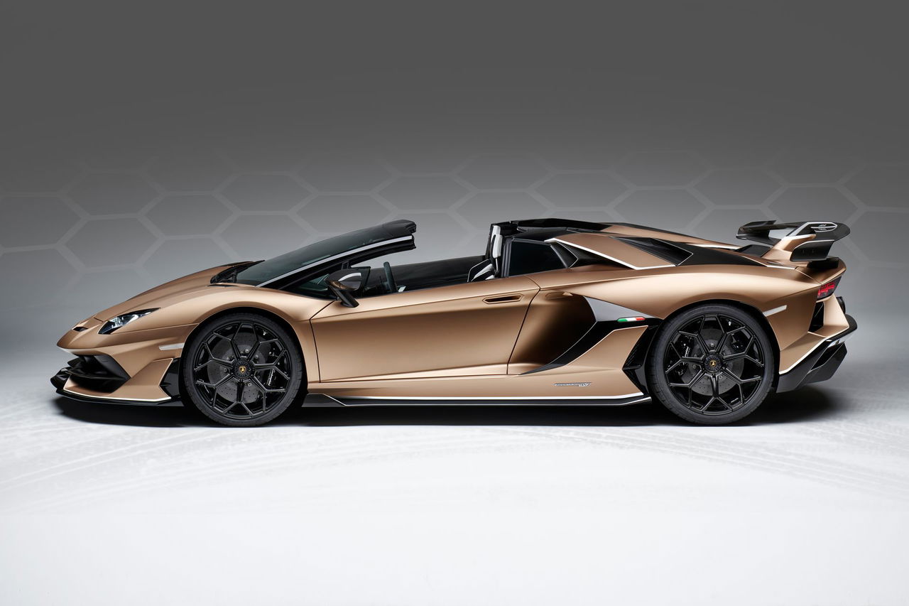 Lamborghini Aventador Svj Roadster 19