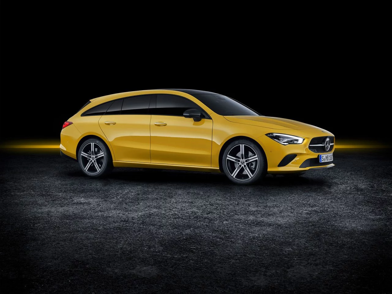 Mercedes Cla Shooting Brake 2019 Amarillo Exterior 01