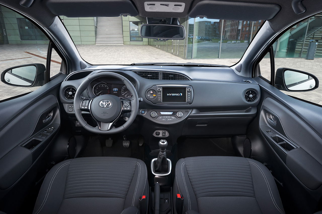 Toyota Yaris 2017 Iinterior X12