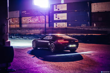 Aston Martin 4