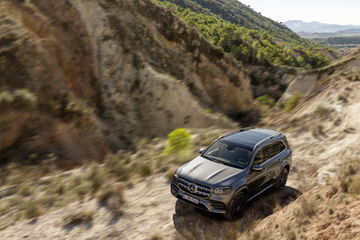 Der Neue Mercedes Benz Gls: Die S Klasse Unter Den Suv The New Mercedes Benz Gls: The S Class Of Suvs