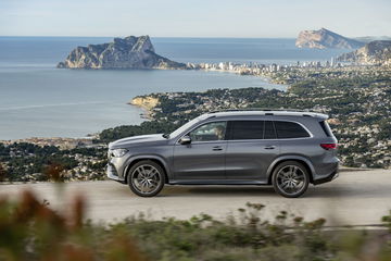 Der Neue Mercedes Benz Gls: Die S Klasse Unter Den Suv The New Mercedes Benz Gls: The S Class Of Suvs