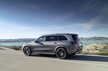 Der Neue Mercedes Benz Gls: Die S Klasse Unter Den Suv The New Mercedes Benz Gls: The S Class Of Suvs