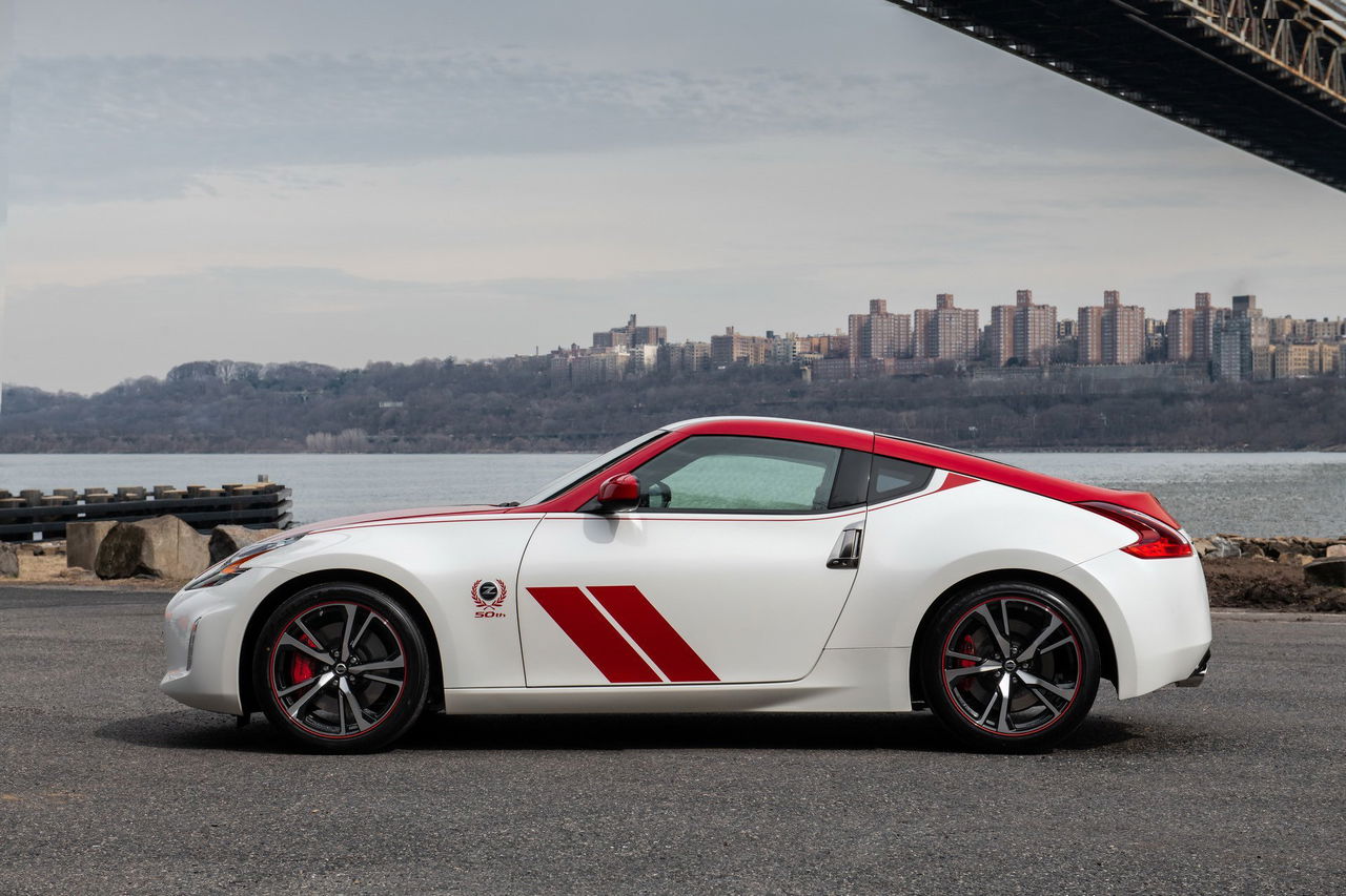 Nissan 370z Aniversario Dm 17