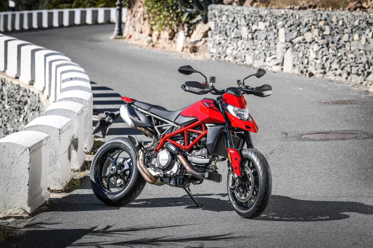 Ducati Hypermotard 950 Static 10 Uc70273 Mid