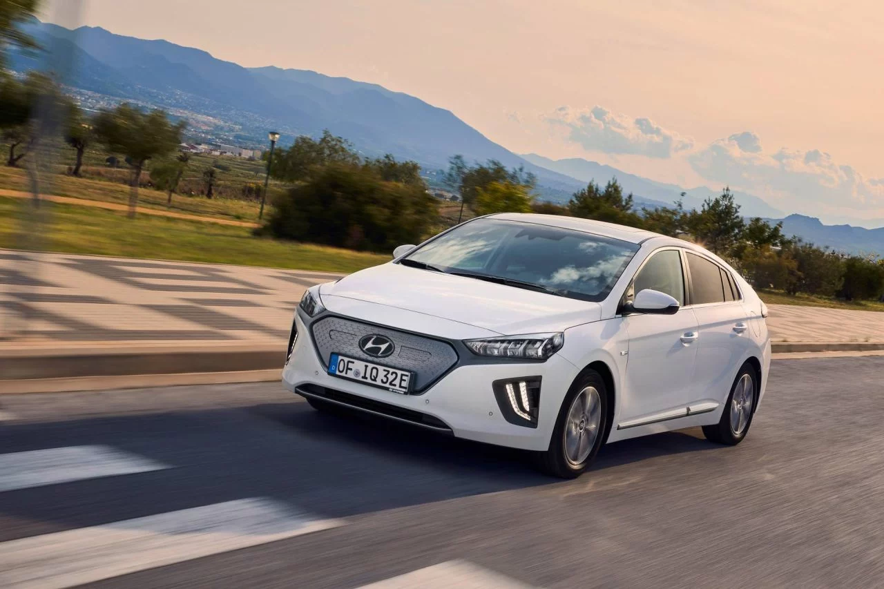 Hyundai Ioniq Electric 2019 8