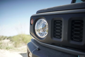 Suzuki Jimny Faro Delantero 00006