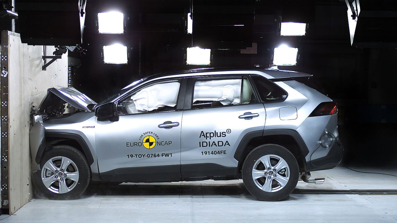 Toyota Rav4 Hybrid Euroncap 03