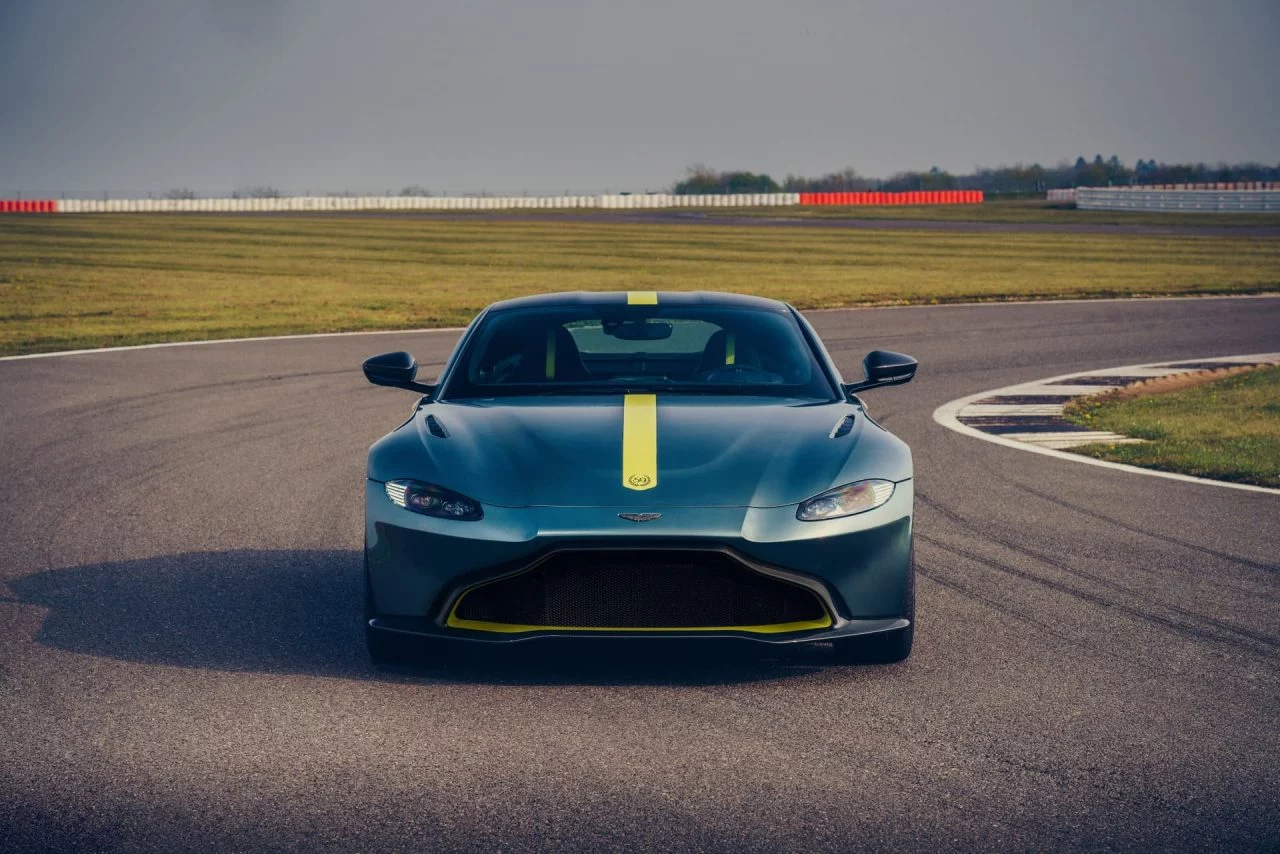 Vantage Amr 1