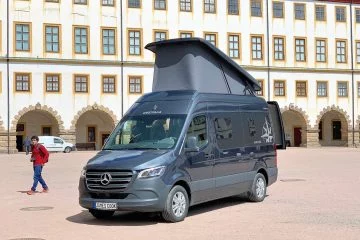 Mercedes Sprinter James Cook 2019 0619 001