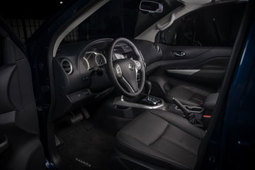 Nissan Navara Double Cab Interior