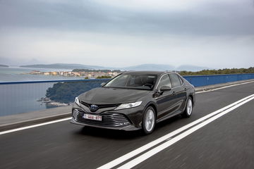 Toyota Camry Hybrid 2019 6