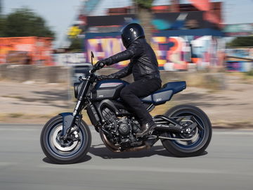 Cafe Racer Yamaha Xsr900 Jvb Moto Cp3 02 1