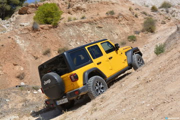 Jeep Wrangler Rubicon Ascenso 01