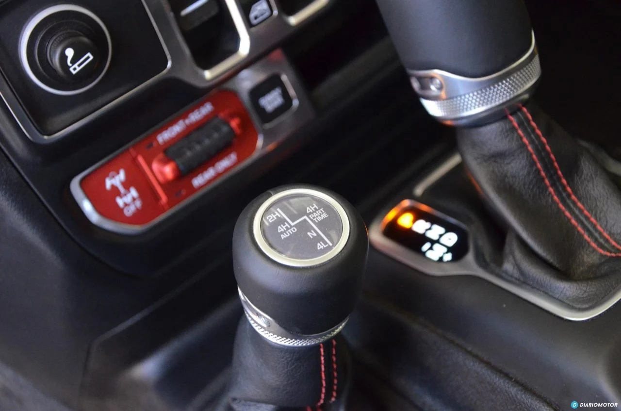 Jeep Wrangler Rubicon Interior 03