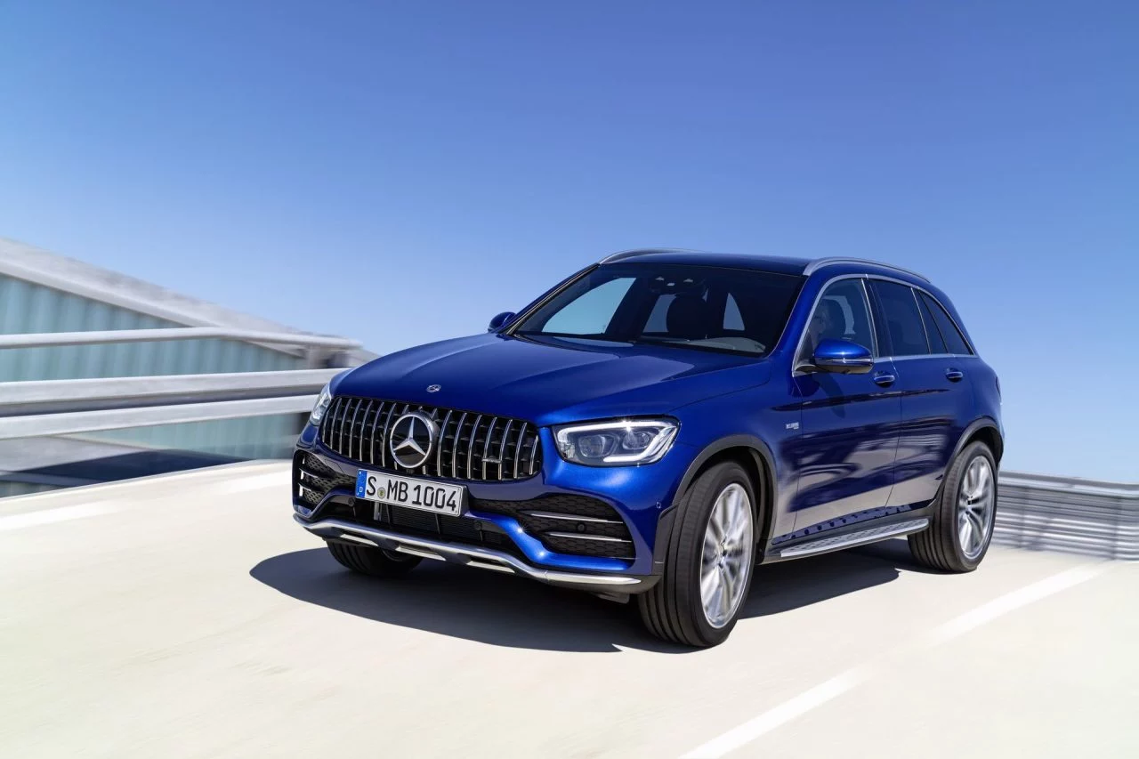 Die Neuen Mercedes Amg Glc 43 4matic Modelle: Agiler Und Markanter: Start Frei Für Die Ungleichen Zwillinge The New Mercedes Amg Glc 43 4matic Models: More Agile And More Distinctive: Chocks Away For The Dynamic Duo